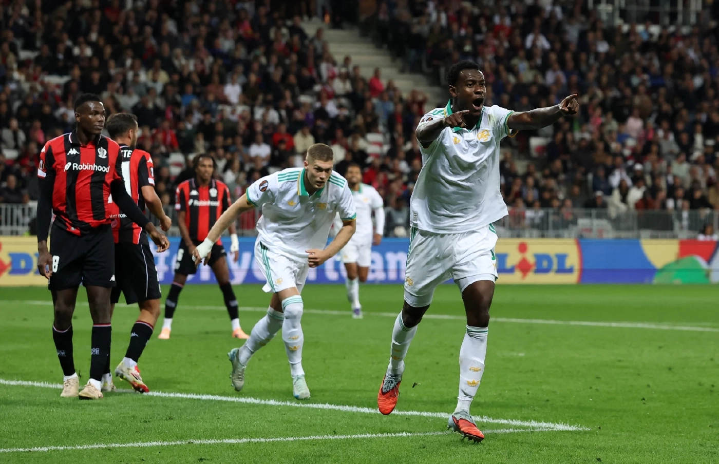 สรุปผล ยูโรปาลีก : "อันโตนี่" ซัดกู้ชีพท้ายเกม! "เบติส" เจ๊าเดือด "ฟอเรสต์" 2-2