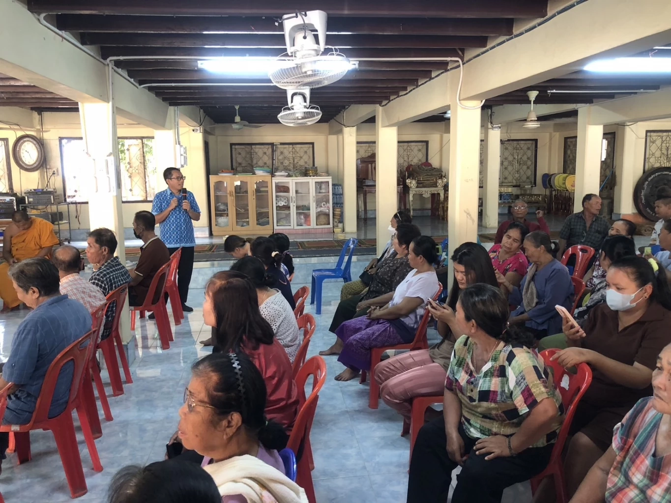 ปลดเจ้าอาวาสฉาว เปิดกุฏิรับ "สีกา" ย่องถวายเห็ดกลางดึก