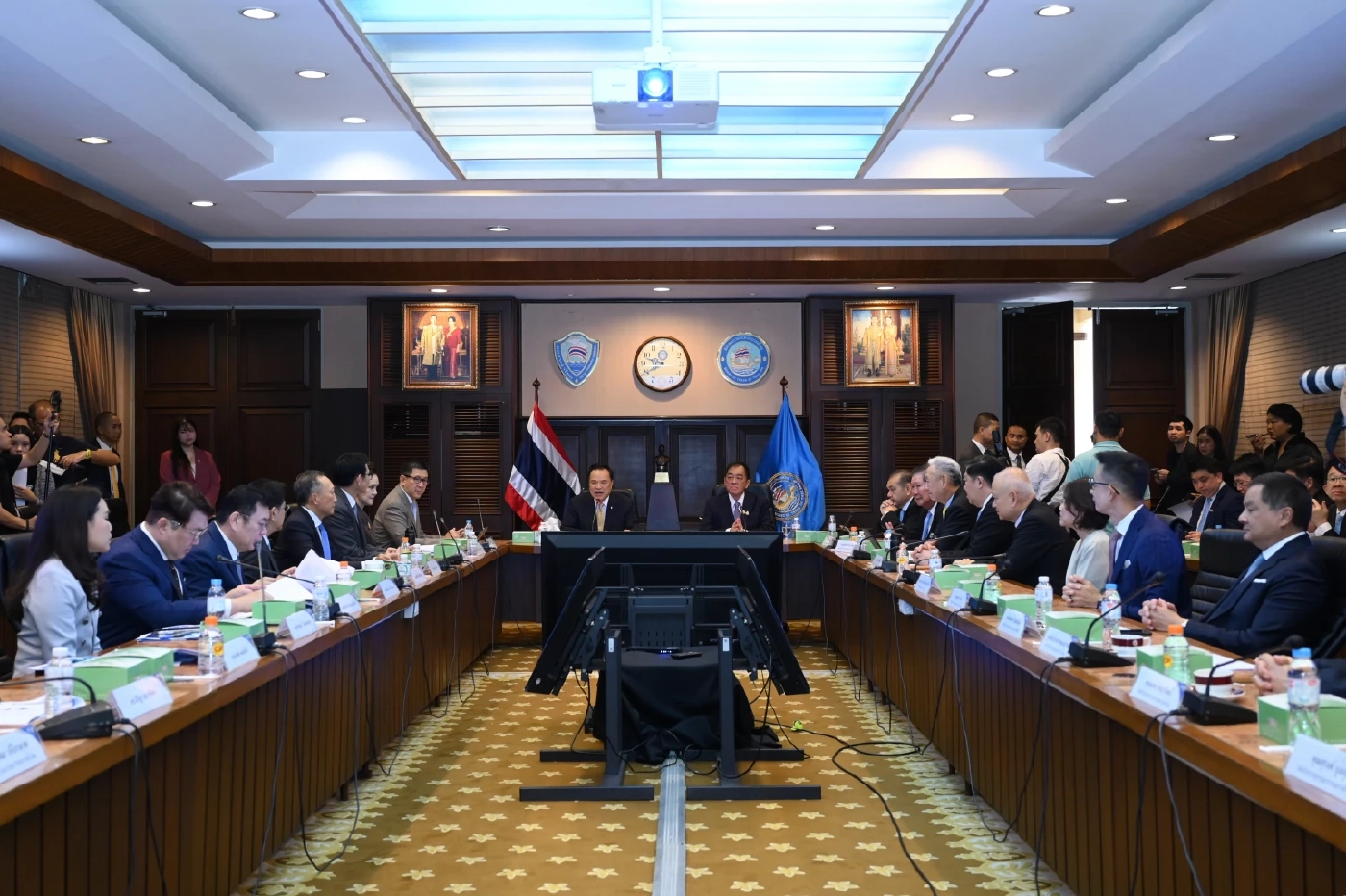 หอการค้าฯ ถก นายกฯ ชงข้อเสนอ '7 เสาหลักฟื้นฟูเศรษฐกิจไทย'