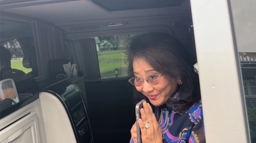 คุณหญิงพจมาน ดามาพงศ์ อดีตภรรยาของนายทักษิณ