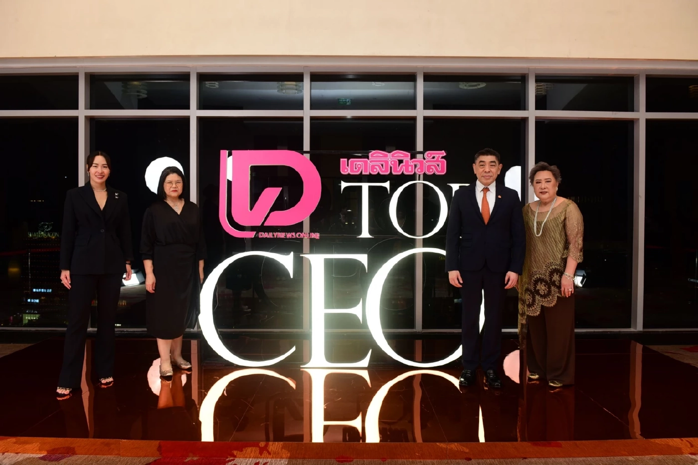 'กมลภพ วีระพละ' คว้ารางวัลเกียรติยศสาขาธุรกิจการเงินการธนาคาร