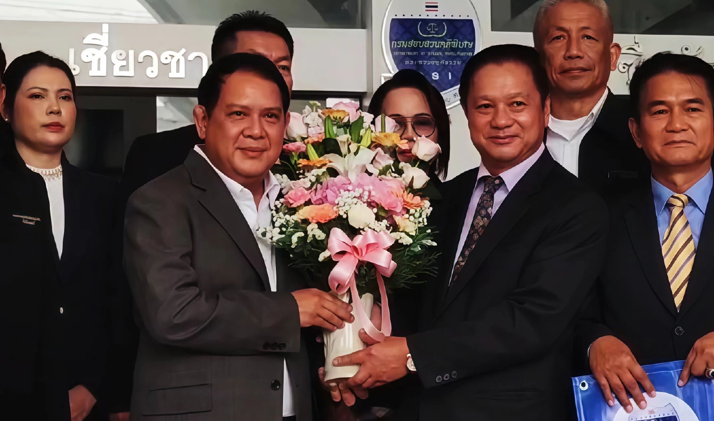 "สว.สำรอง" ให้กำลังใจ "ดีเอสไอ" สางคดี "ฮั้ว สว.-เขากระโดง" (มีคลิป)