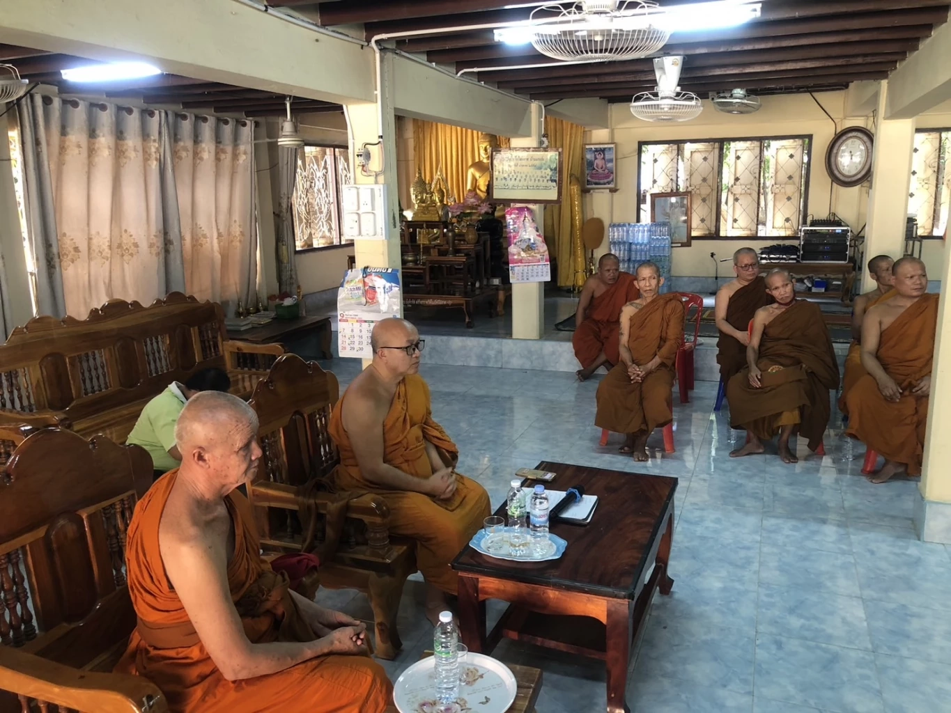 ปลดเจ้าอาวาสฉาว เปิดกุฏิรับ "สีกา" ย่องถวายเห็ดกลางดึก