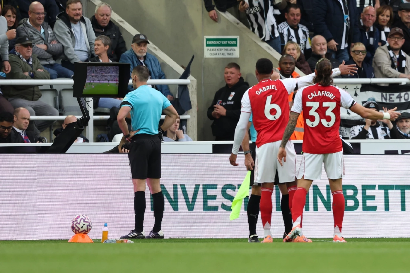 อาร์เซนอล โกงตาย! 'กาเบรียล' โหม่งชัยนาที 96 จี้ ลิเวอร์พูล 2 แต้ม