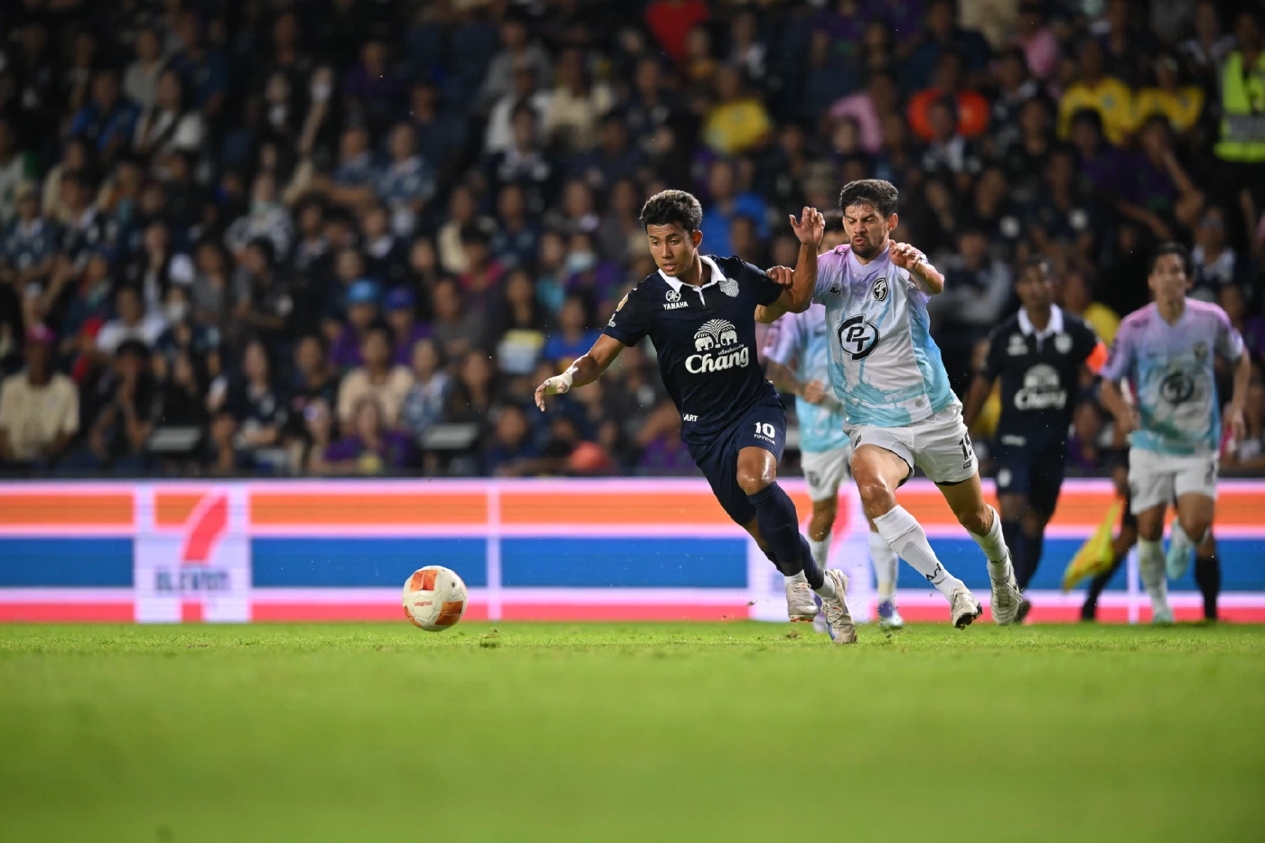 ทดเจ็บเดือด! "บิสโซลี" ซัดเบิ้ลพาบุรีรัมย์ฯ เชือดประจวบ 2-0 ยึดจ่าฝูงไทยลีกต่อ