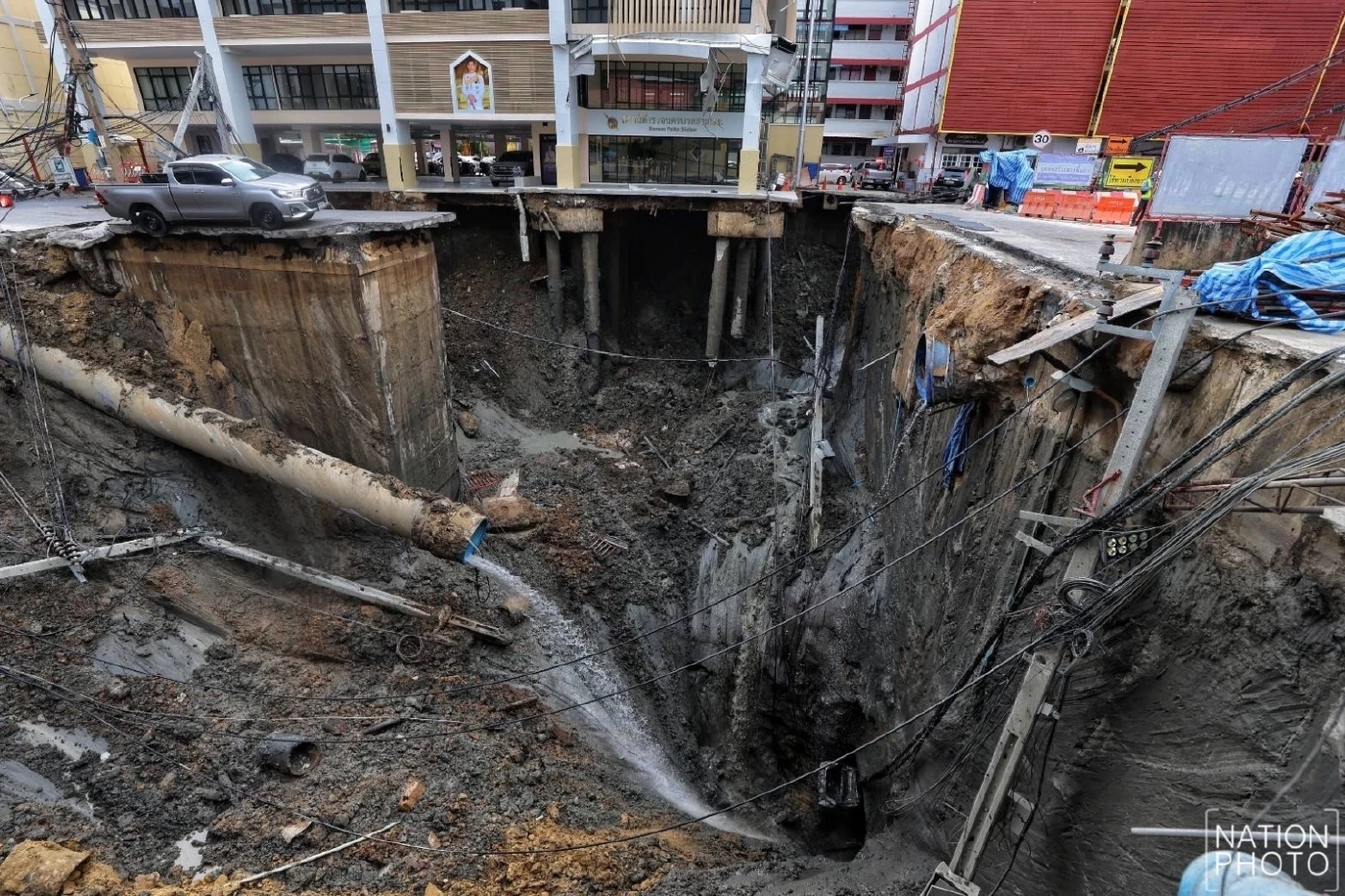 กมธ.ป.ป.ช.จ่อเรียก "ชัชชาติ-รฟม." ดูสัญญาทำรถไฟฟ้า เหตุหลุมยุบ