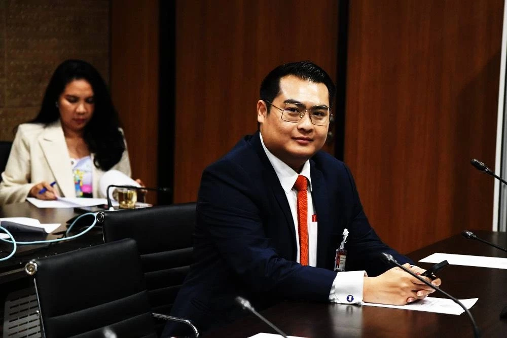 "สส.พรรคส้ม" จี้ถาม "9 แสนล้านบาท" กับ "โดรนเกษตร 1 ล้านลำ"