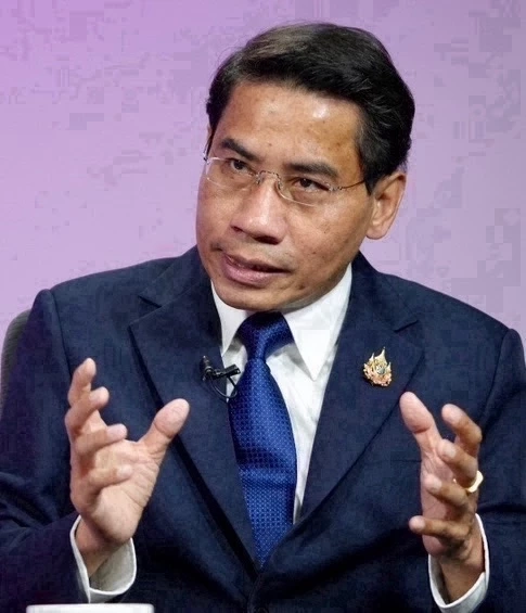 ดร.ณัฐวุฒิ วงศ์เนียม นักกฎหมายมหาชน