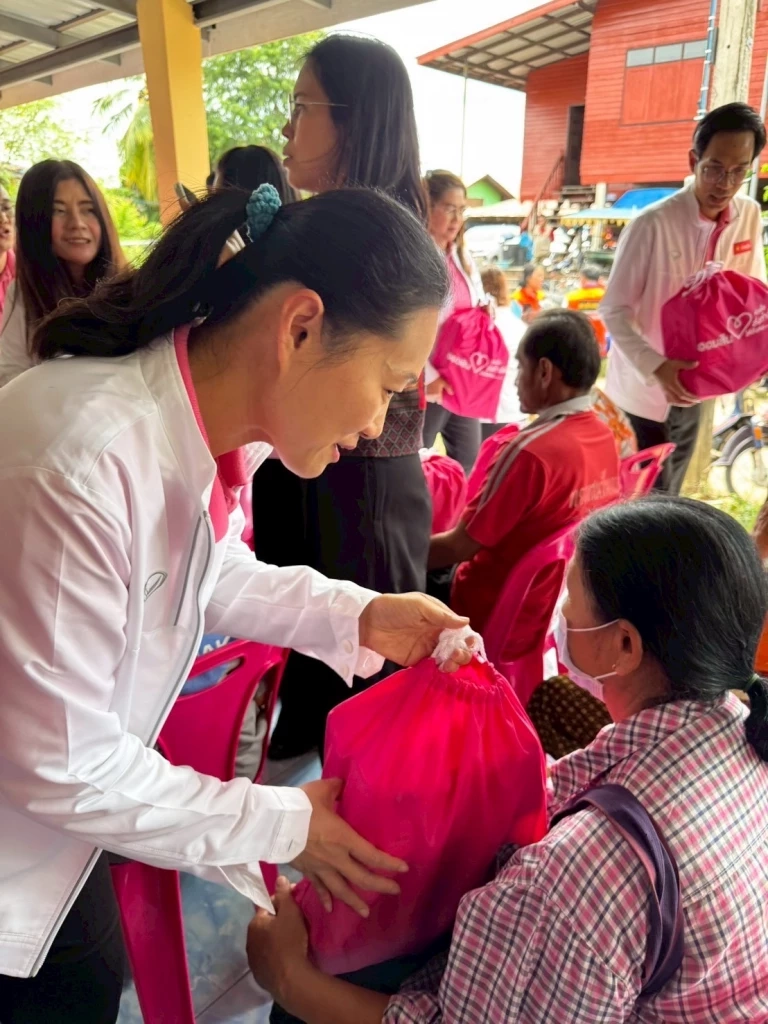 ออมสินมอบถุงยังชีพช่วยเหลือผู้ประสบอุทกภัย อุตรดิตถ์ - พิษณุโลก