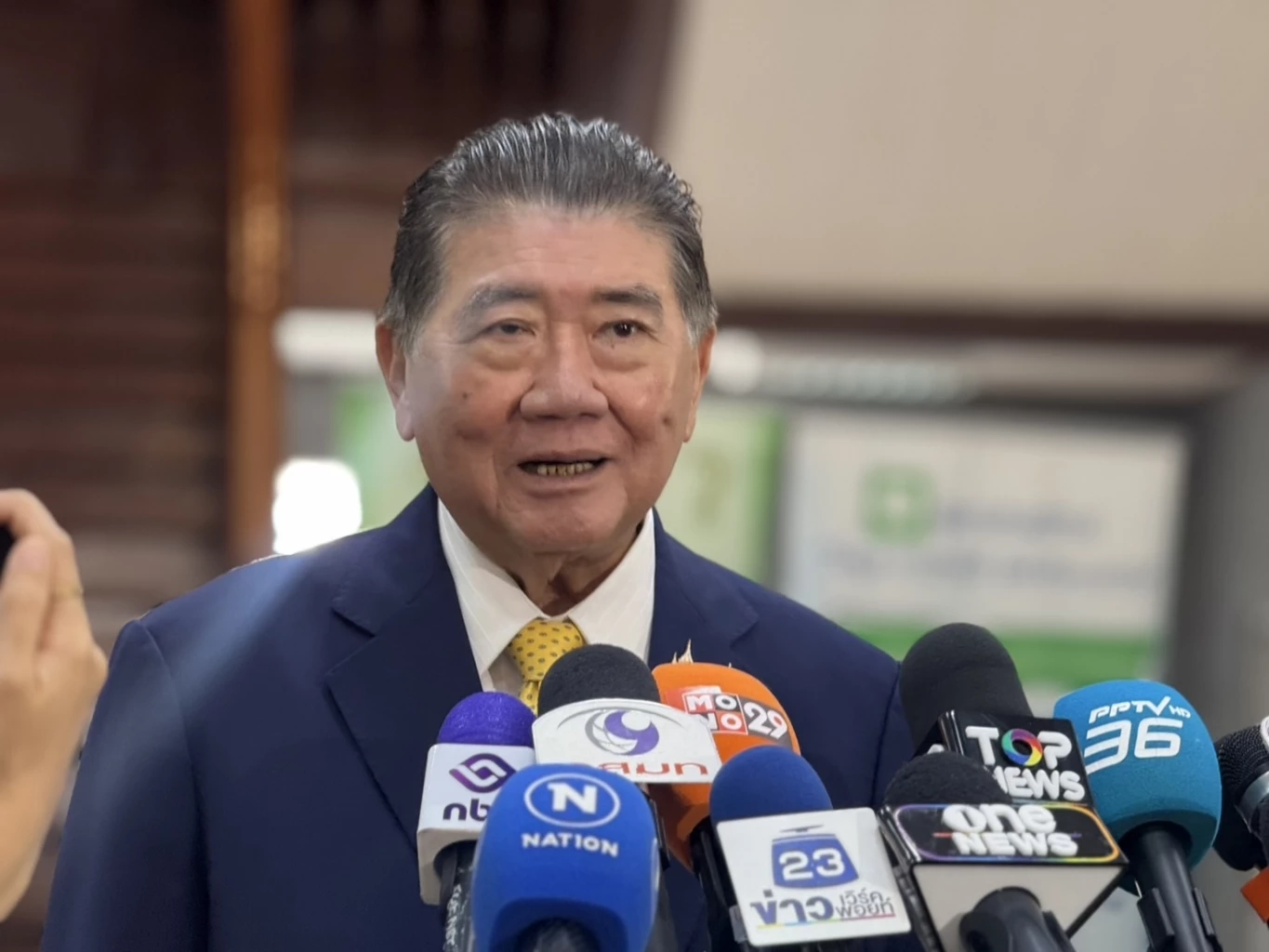 นายภูมิธรรม เวชยชัย