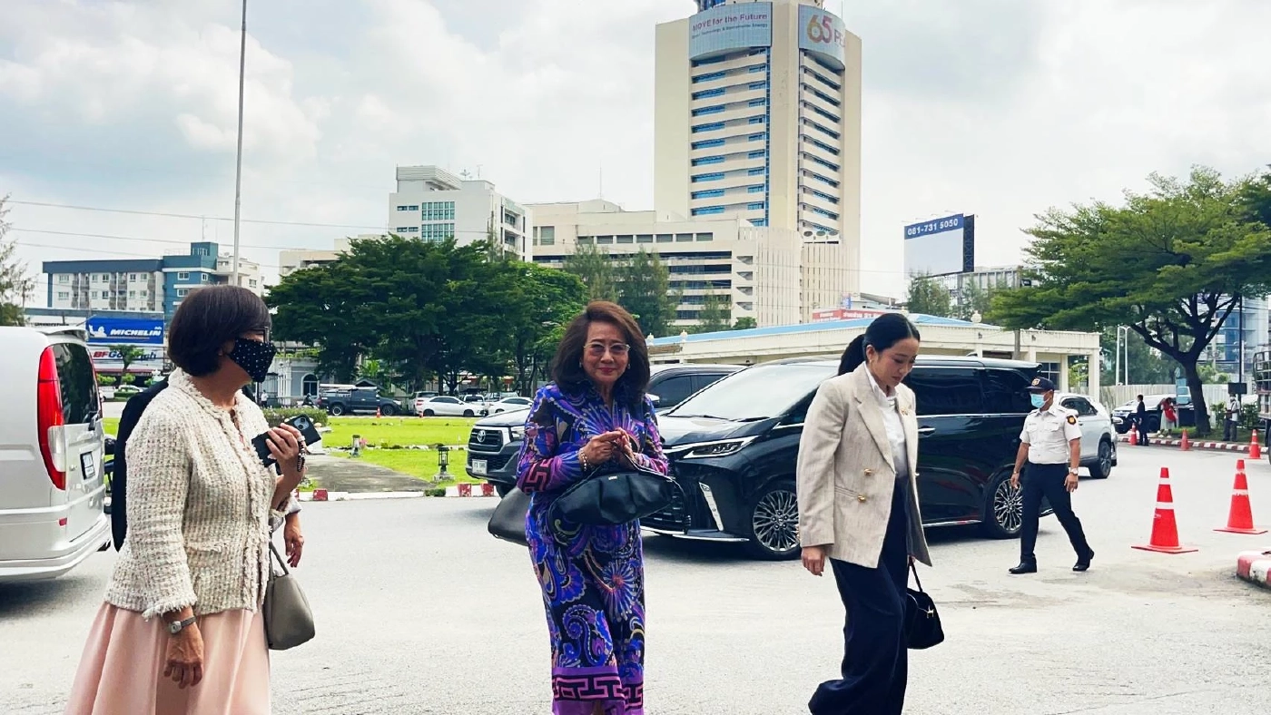 ด่วน! "คุณหญิงพจมาน-แพทองธาร" เข้าเยี่ยม "ทักษิณ" หลังส่งทนายประสานเรือนจำ