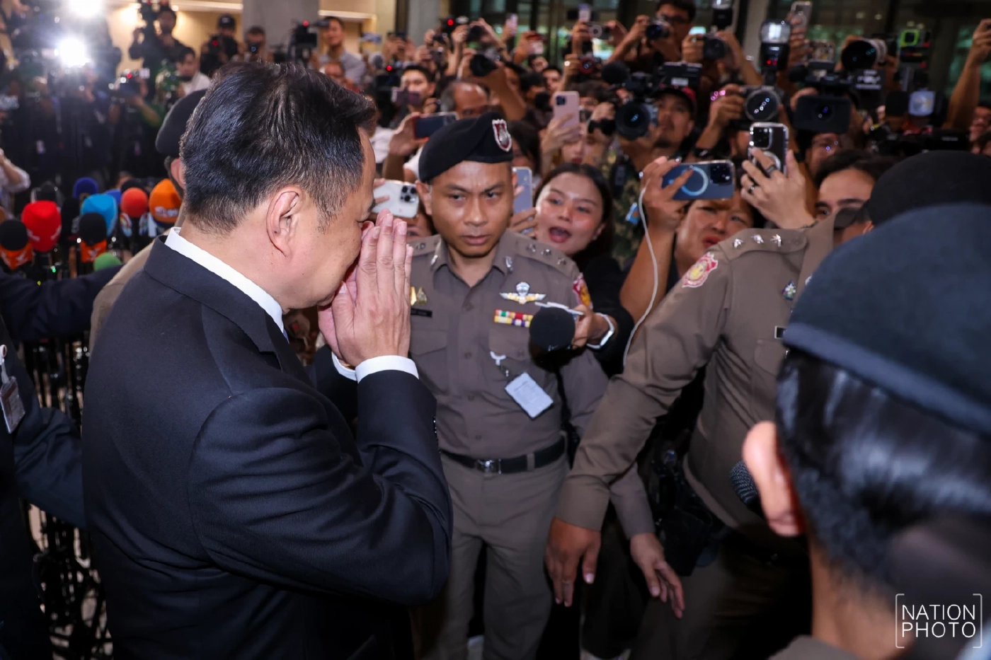 “อนุทิน” เปิดใจหลังถูกเลือกเป็นนายก บึ่งรถจากสภาไปกราบปู่จิ้น