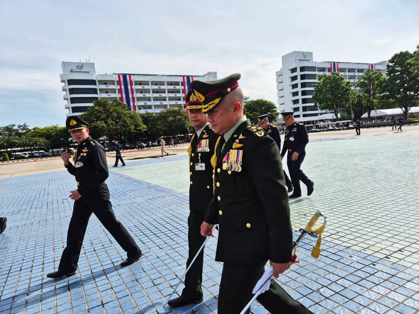 "กองทัพไทย" จัดพิธี "สดุดี 15 ทหารกล้า" อาลัย "14 เหยื่อผู้บริสุทธิ์" เหตุสู้รบไทย-กัมพูชา