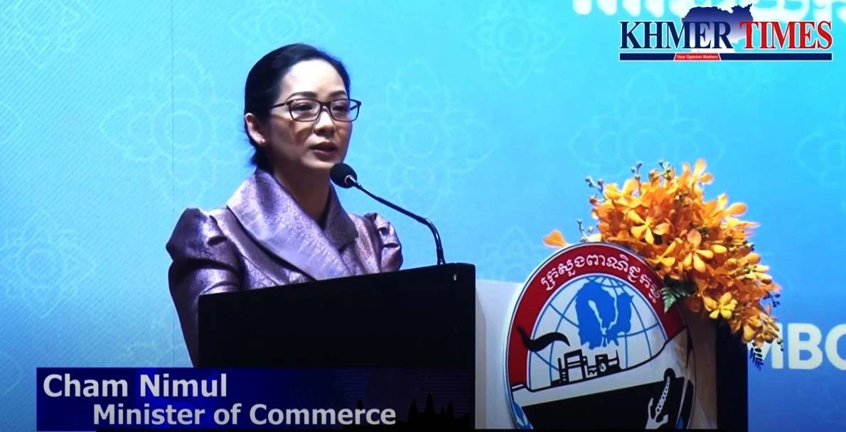 จนแต้มขนาดไหน! "รัฐบาลกัมพูชา" ยอม "เว็บพนัน" ผลิตน้ำดื่ม แปะโลโก้โปรโมทแฝง