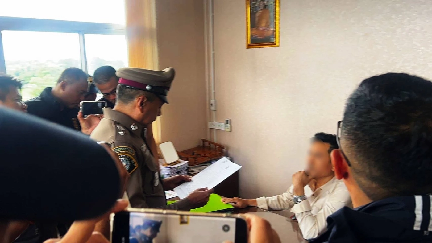 "บิ๊กเต่า" นำทีมรวบ "นายกเล็ก สกลนคร" เรียกรับเงินจากพนักงานจ้างเหมาฯ แลกต่อสัญญาจ้าง