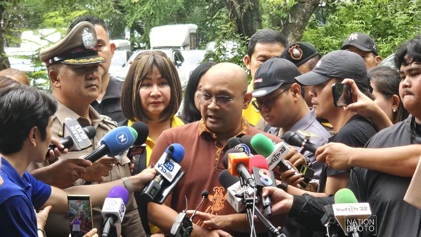 เจ้าหน้าที่สวนสัตว์ชื่อดัง 