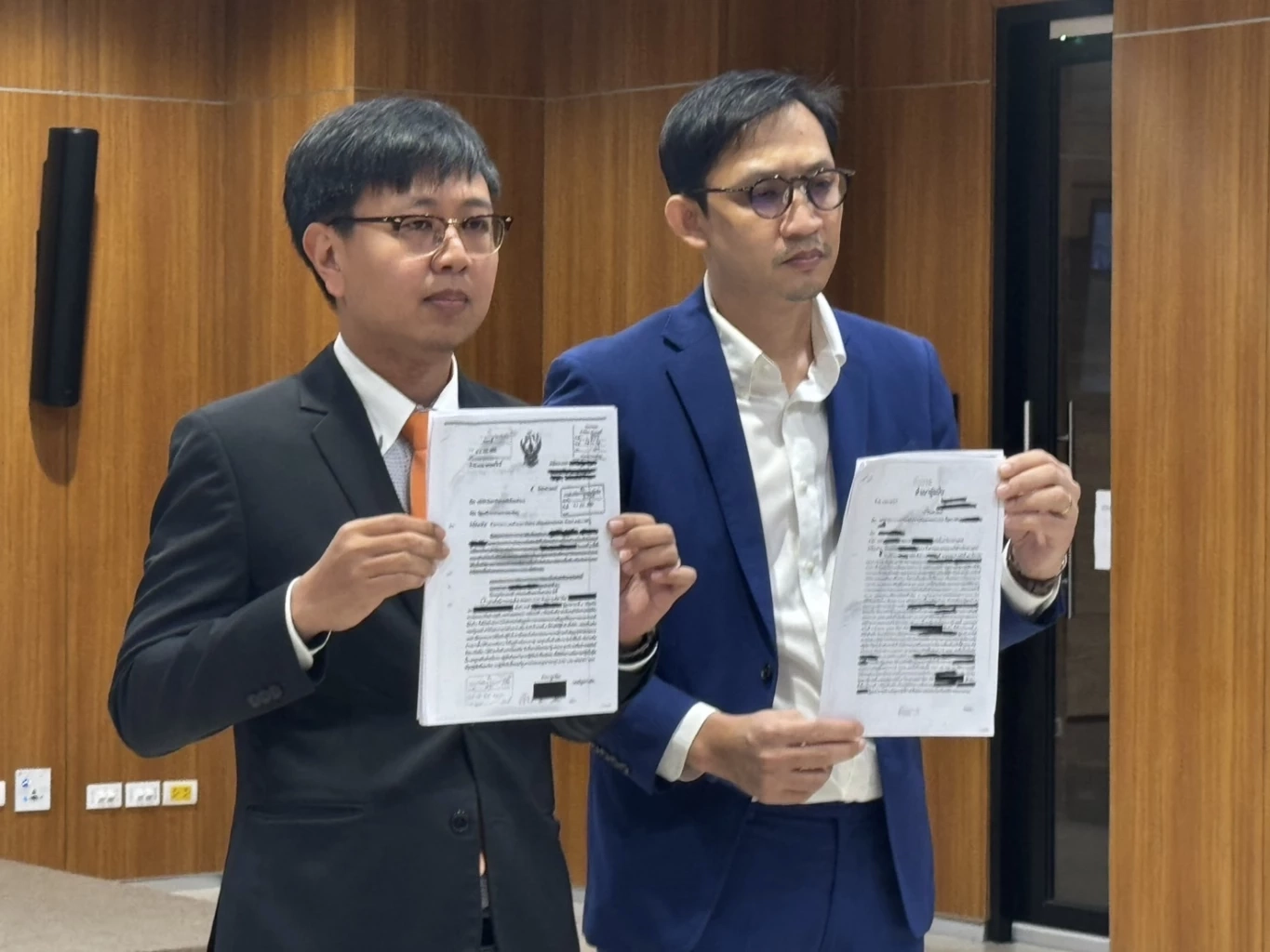 "ชุติพงษ์" ขู่แฉเอกสารลับวันแถลงนโยบาย หาก "อนุทิน" ไม่ทบทวนโผ ครม.