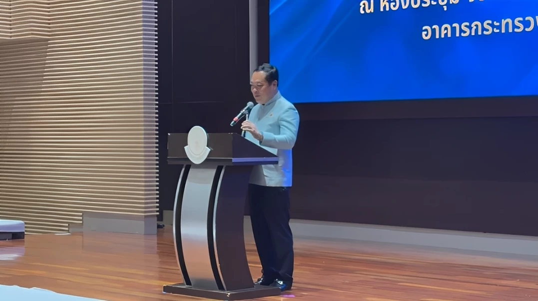 พันตำรวจเอก ทวี สอดส่อง รัฐมนตรีว่าการกระทรวงยุติธรรม