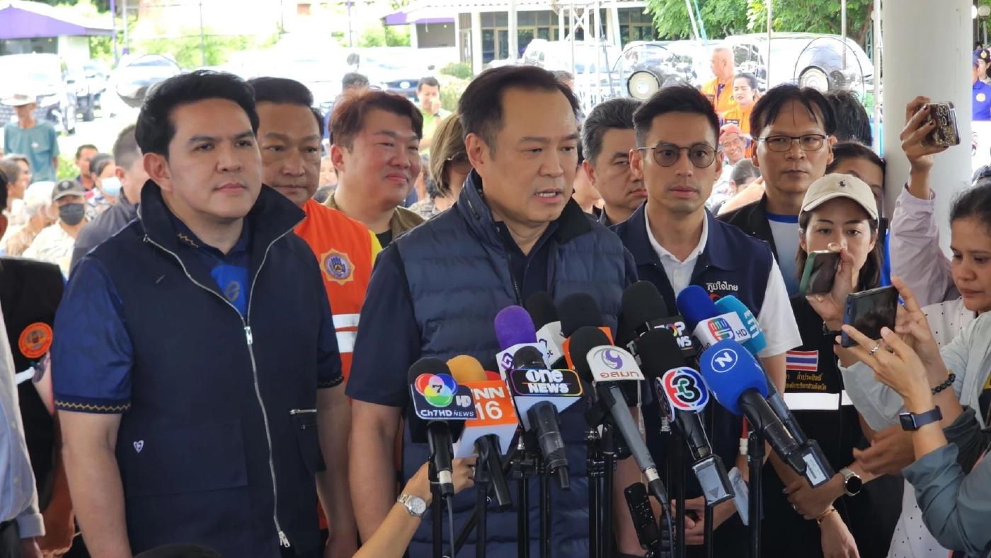 นายอนุทิน ชาญวีรกูล นายกรัฐมนตรีและรัฐมนตรีว่าการกระทรวงมหาดไทย 