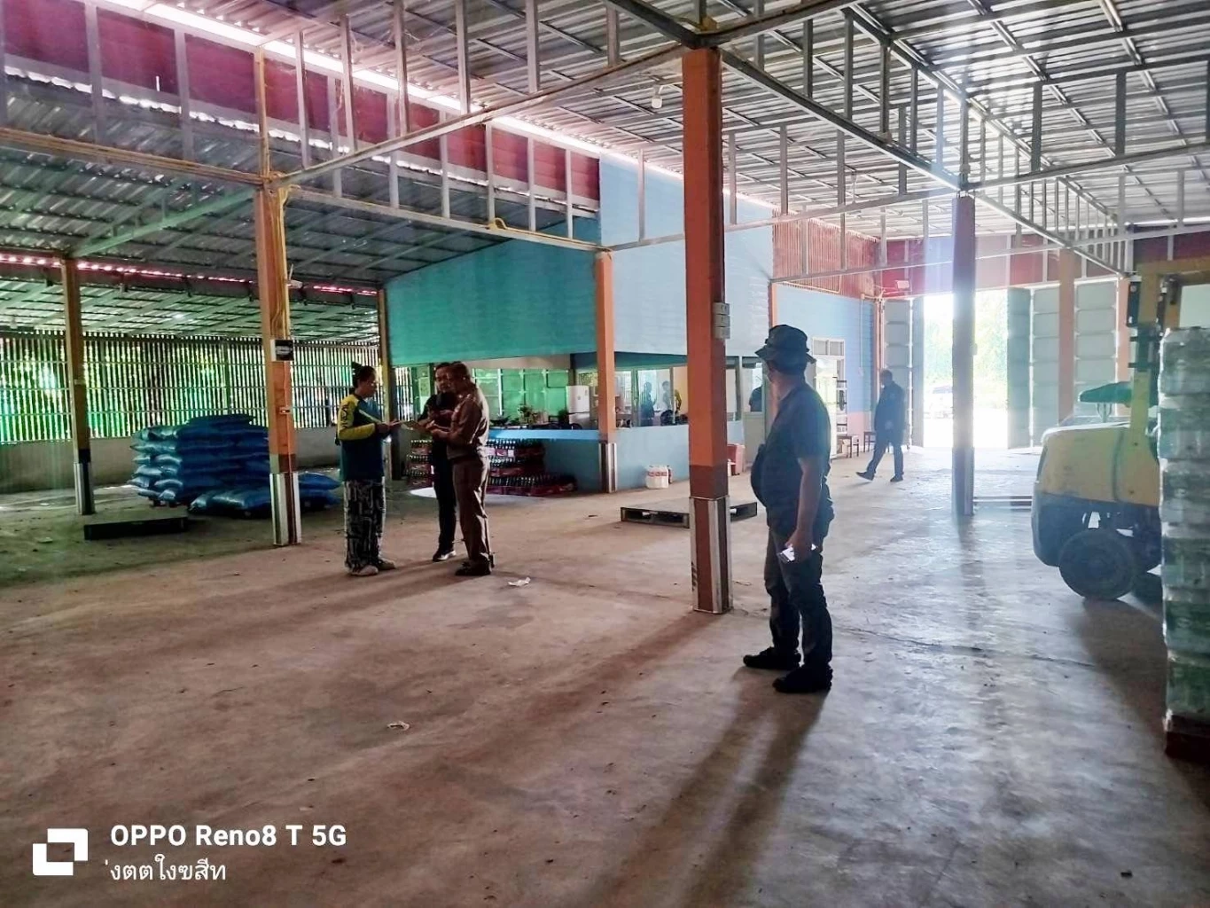 ค้นบ้าน "เจ๊ลัด อดีตเมีย กำนันลี" อดีตทหารกัมพูชายศพันโท ขาใหญ่ "บ้านหนองจาน" พบอาวุธเพียบ