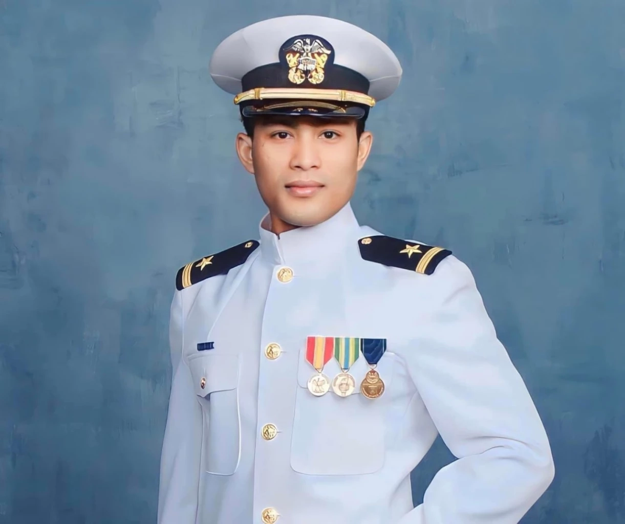 นายมูน พิช หรือ พิช จันทา ชาวกัมพูชาที่ปัจจุบันอาศัยและรับราชการเป็นทหารนาวิกโยธินสหรัฐฯ ที่สถาบันการทหารสหรัฐฯ