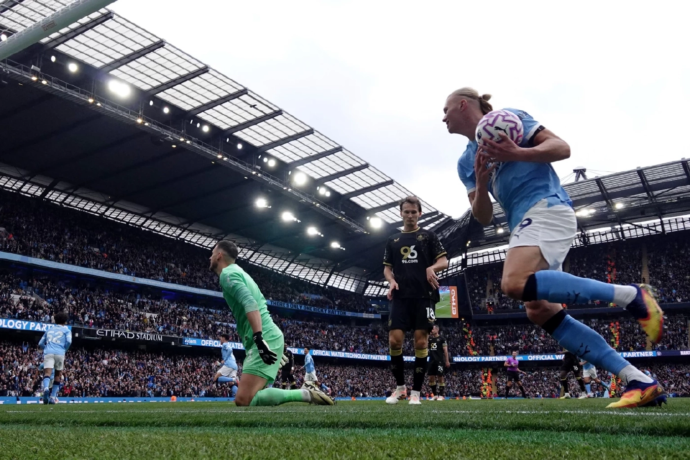 ลิเวอร์พูล พังนัดแรก! พรีเมียร์ลีกสุดสัปดาห์ โดนยิงทดเจ็บอื้อ