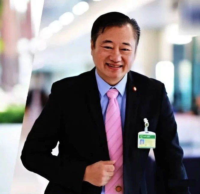 เปิดรายชื่อ! ใครบ้างบินไปดูไบกับ "ทักษิณ" ด้าน "สมชาย" ไม่เชื่อบินไปหาหมอ