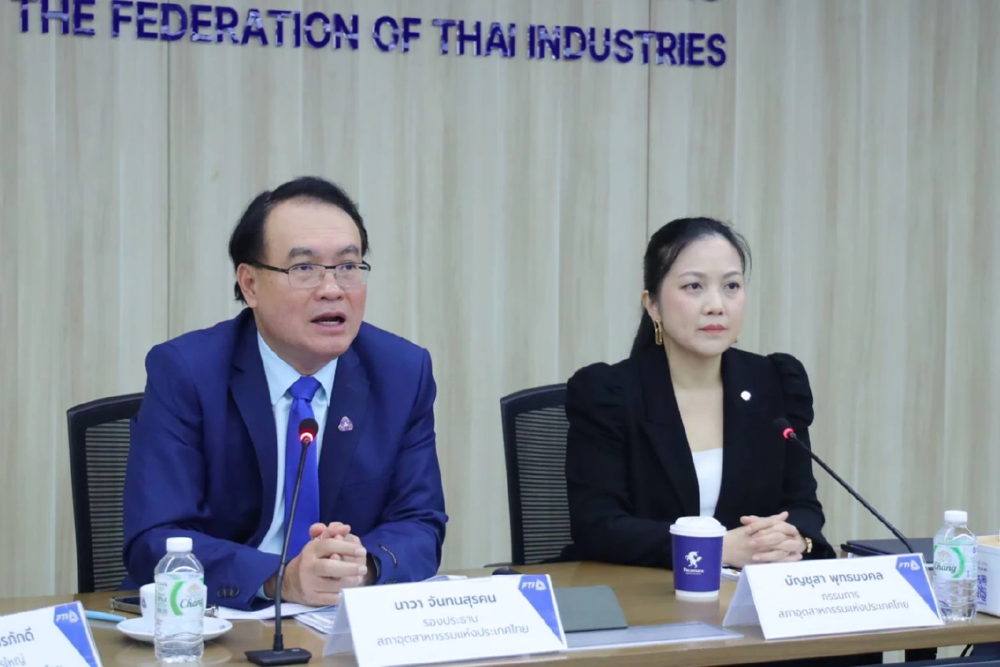 เชื่อมั่นอุตฯ ร่วงต่อเนื่อง จับตา ‘คนละครึ่ง’ พยุงกำลังซื้อ