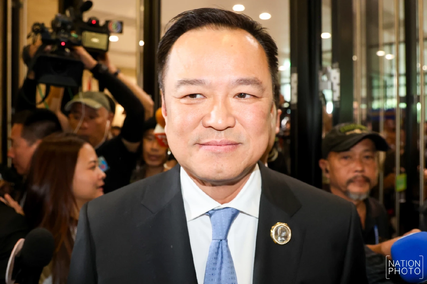 นายอนุทิน ชาญวีรกูล ว่าที่นายกรัฐมนตรี