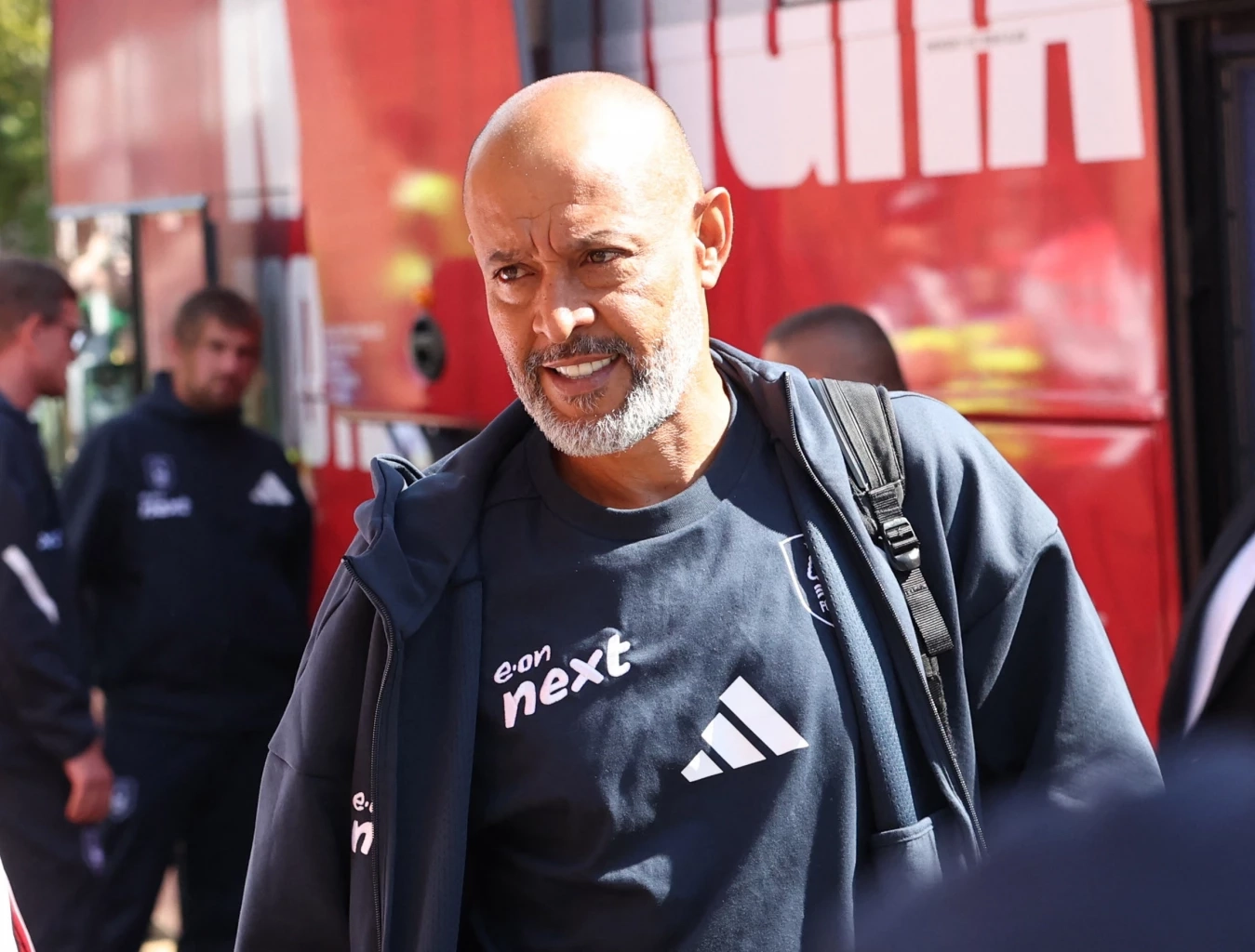 จากรอยร้าวสู่ความหวังใหม่: วิเคราะห์เบื้องลึกทำไมฟอเรสต์ถึงปลด "นูโน่" และเลือก "แอนจ์" คุมทัพ