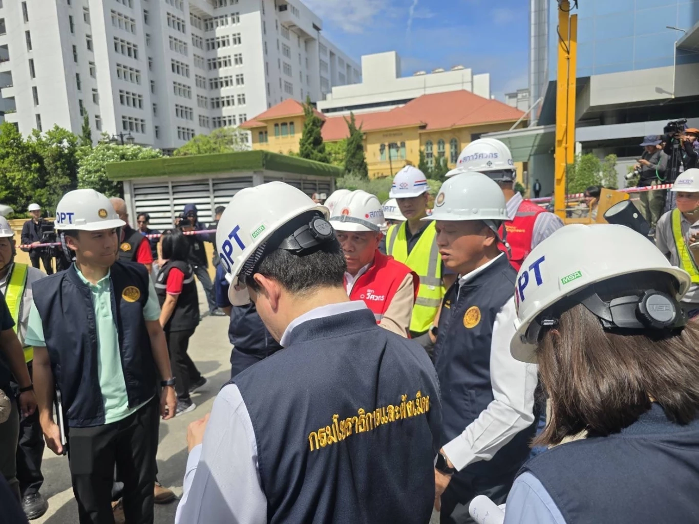 ยผ.ระดมทีมวิศวกรตรวจอาคารรอบเหตุหลุมยุบเพื่อความปลอดภัย