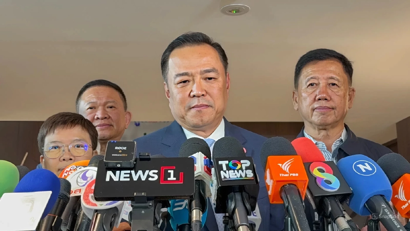 นายอนุทิน ชาญวีรกุล นายกรัฐมนตรี 