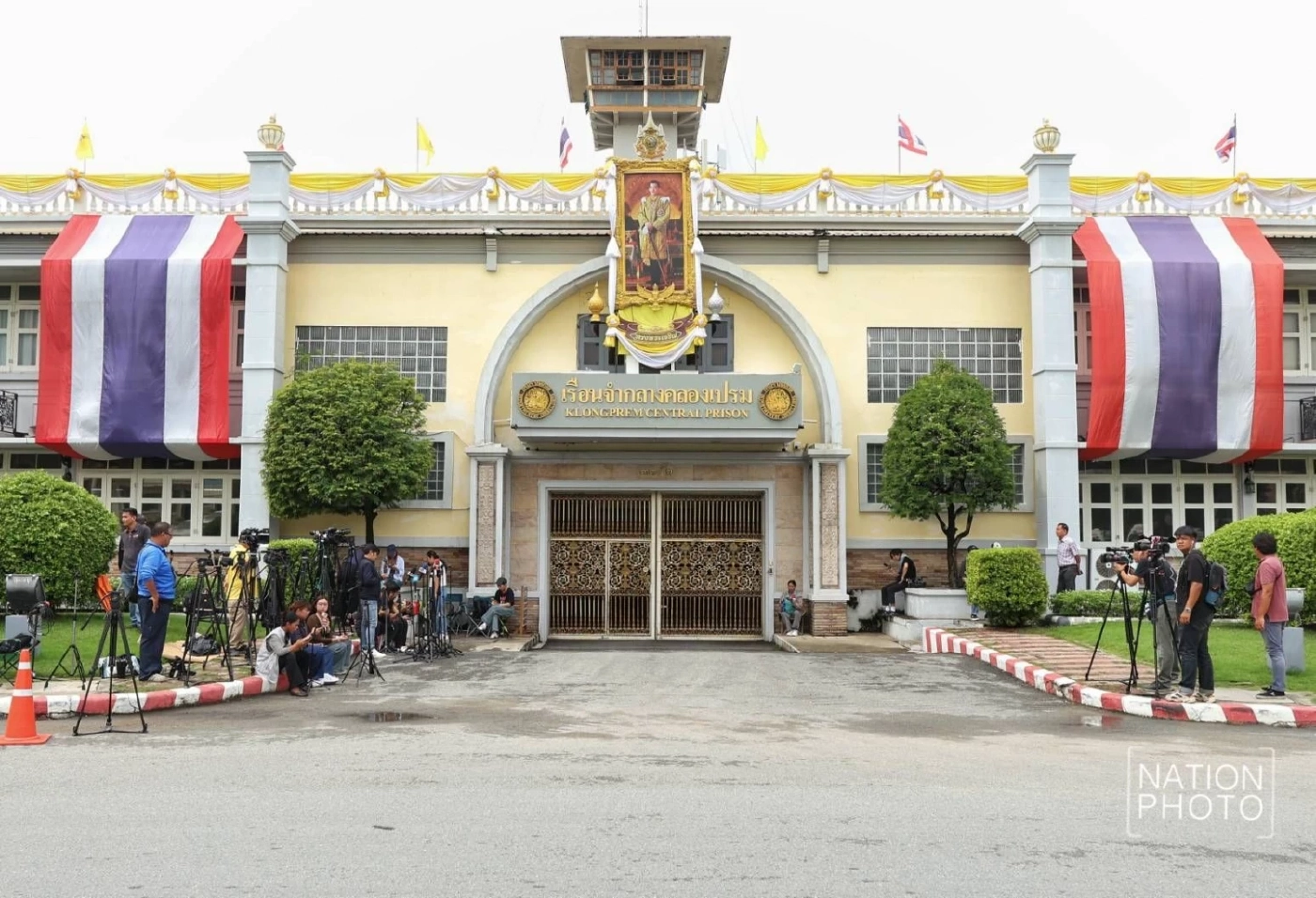 "ทักษิณ" ยอมทำตามระเบียบทุกอย่าง ยังอยู่ในแดนกักโรค เชื่อทำใจไว้แล้ว