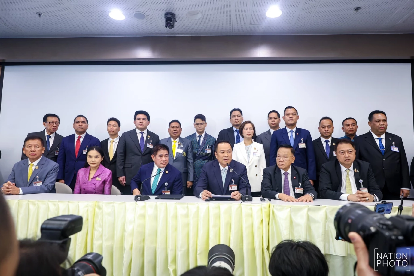 เปิด 146 สส.พร้อมงูเห่าพรรคร่วมรัฐบาลเก่า หนุน 'อนุทิน' นั่งนายกฯ