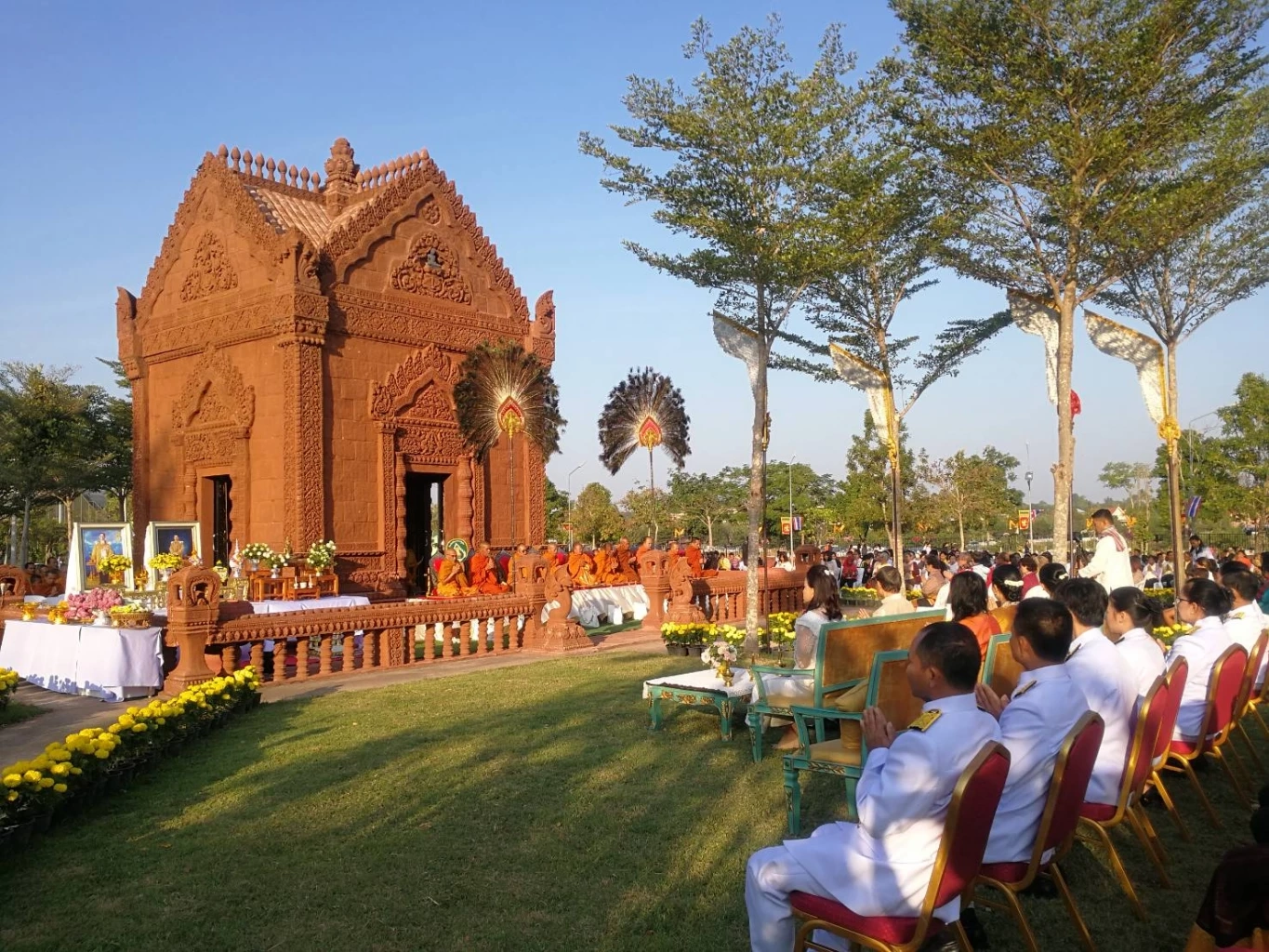 เพ ลา เพลิน บุรีรัมย์ ฉลอง 9 ปี อัญเชิญ "พระเขี้ยวแก้ว (จำลอง)" เปิดให้เข้าชมตลอดเดือน ต.ค. นี้