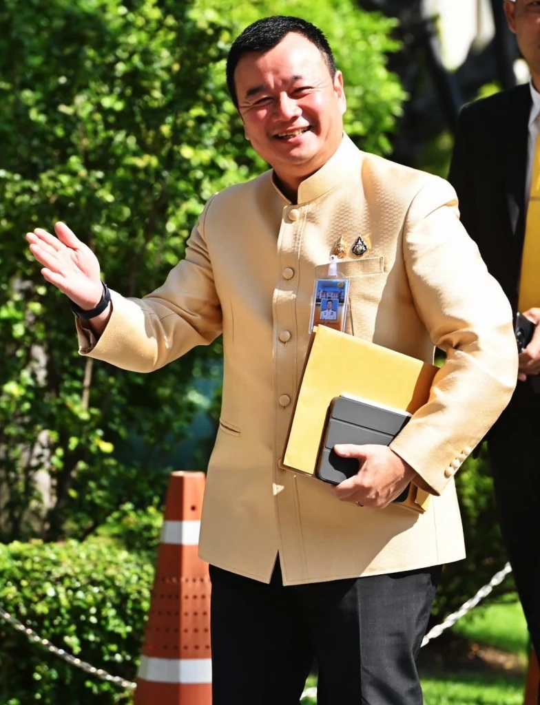 "สรวงศ์" ยืนยัน "ภูมิธรรม" ยื่นทูลเกล้าฯ "ยุบสภา" แล้ว