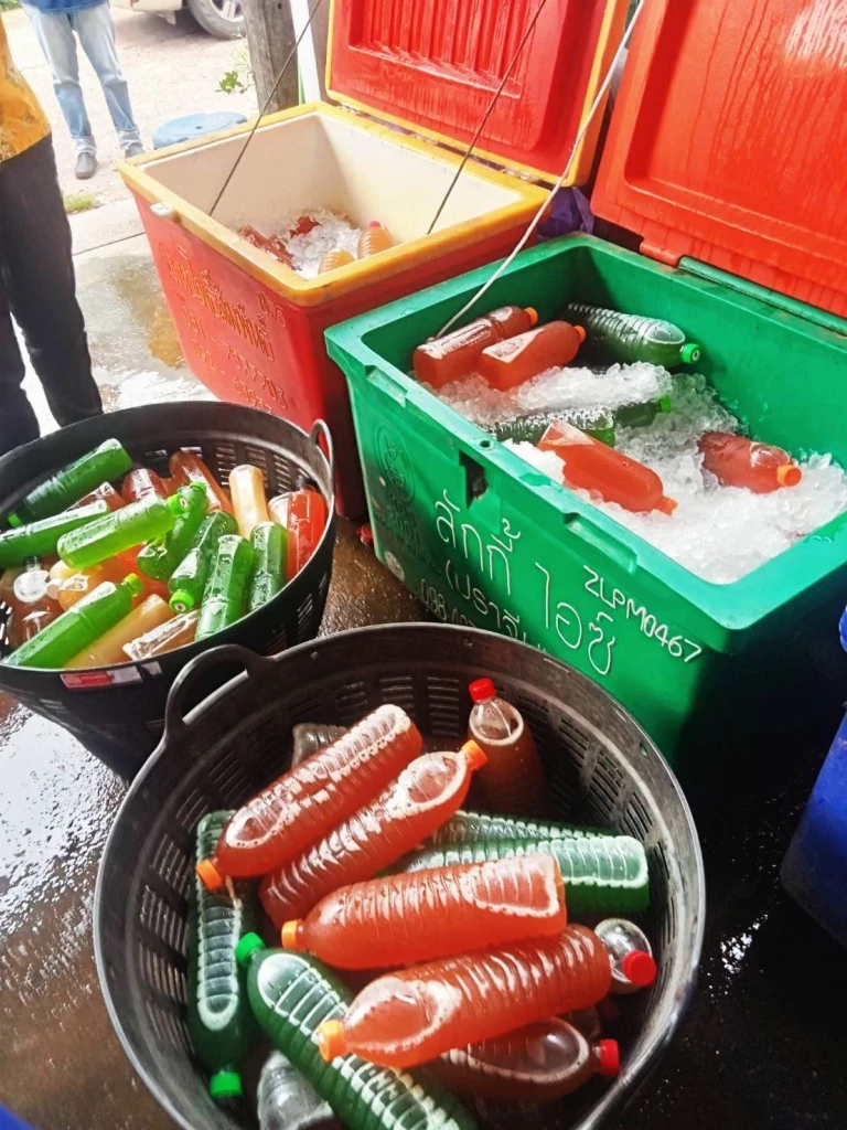 "ทวี-สมศักดิ์" ลงนาม ห้ามเร่ขาย-ตั้งแผงลอย "ใบกระท่อม-น้ำกระท่อม" (มีคลิป)