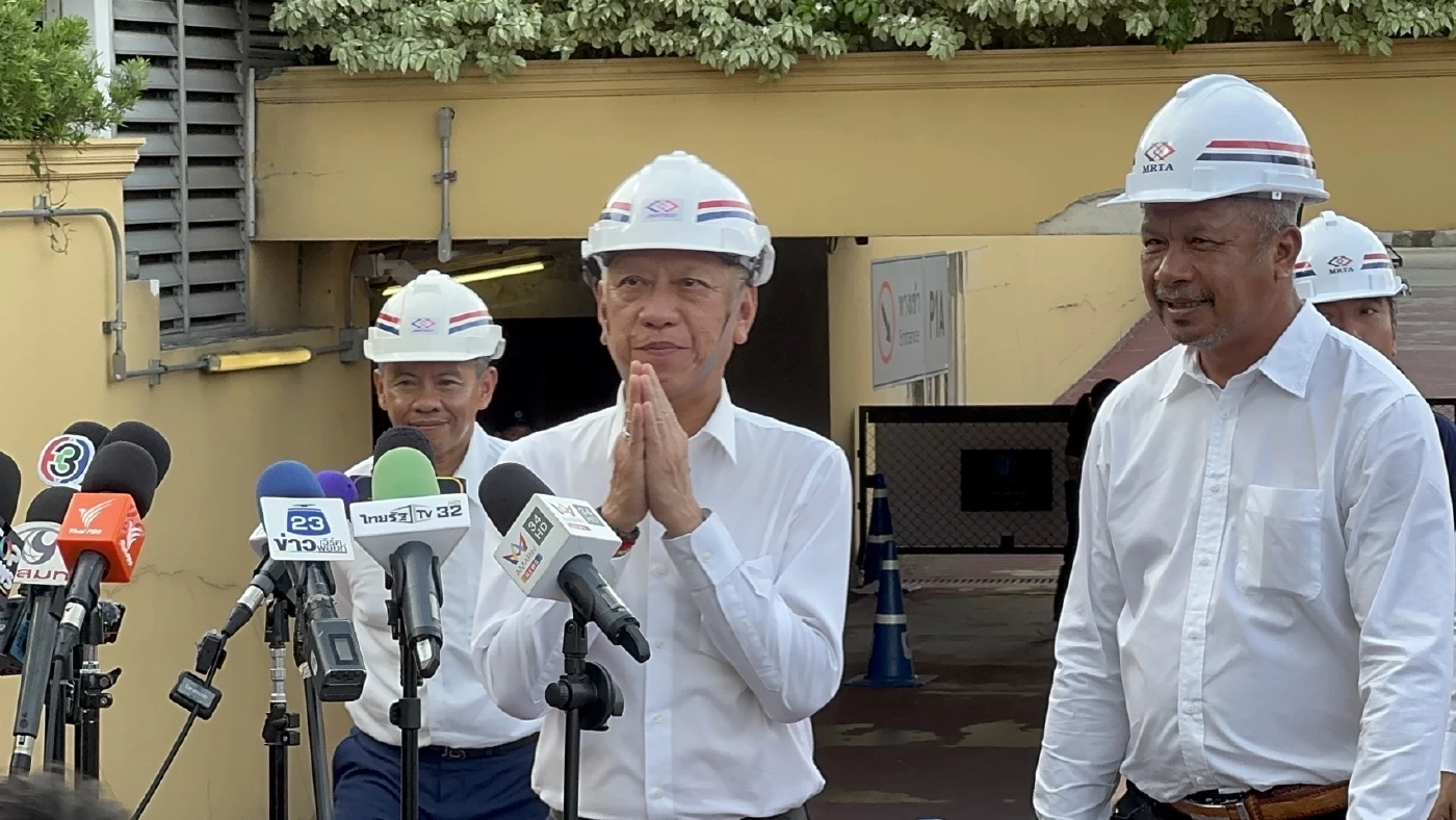 นายพิพัฒน์ รัชกิจประการ รองนายกรัฐมนตรี และรัฐมนตรีว่าการกระทรวงคมนาคม 