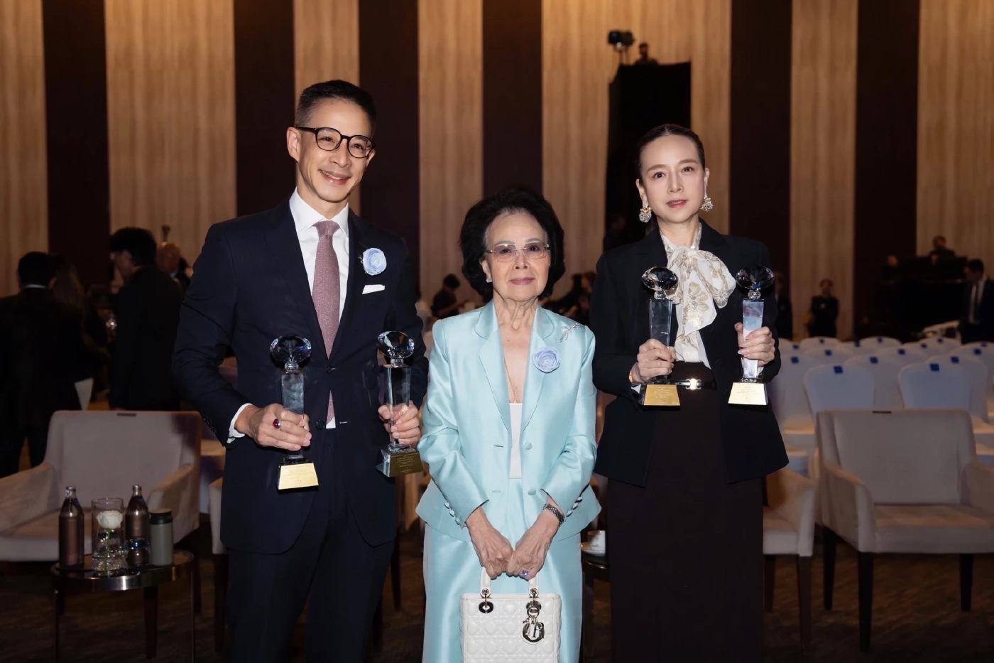 “มาดามแป้ง” นำทัพ “เมืองไทยประกันภัย"  คว้ารางวัลเกียรติยศสูงสุด และผู้ทำประโยชน์ต่อธุรกิจ จาก คปภ.