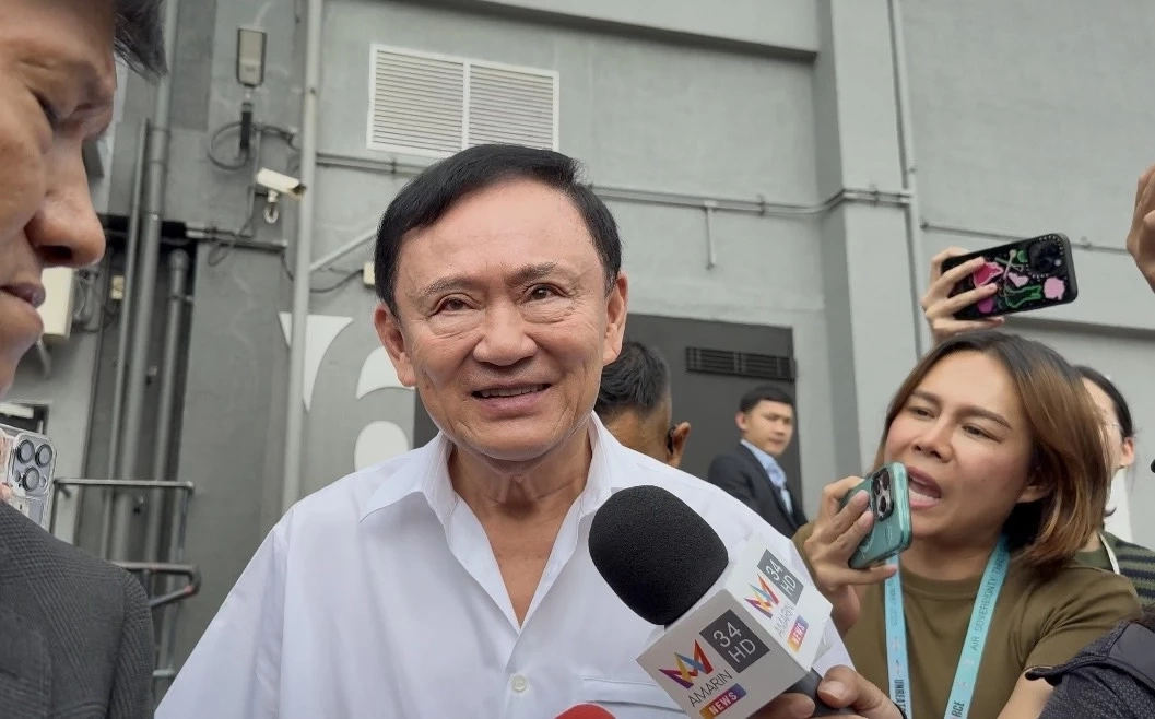 "ทักษิณ"  ออกจากพรรคเพื่อไทย ปัดตอบคำถามส่ง "ชัยเกษม" ชิงนายกหรือไม่ แค่มาให้กำลังใจ (มีคลิป)