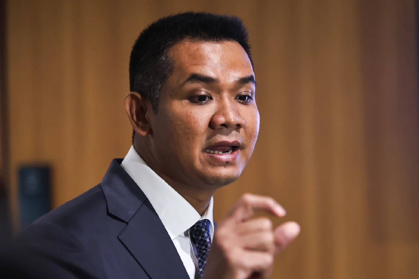 “สส.แทน” ชัยชนะ เดชเดโช สส.นครศรีธรรมราช พรรคประชาธิปัตย์ ในฐานะรักษาการรองหัวหน้าพรรคประชาธิปัตย์