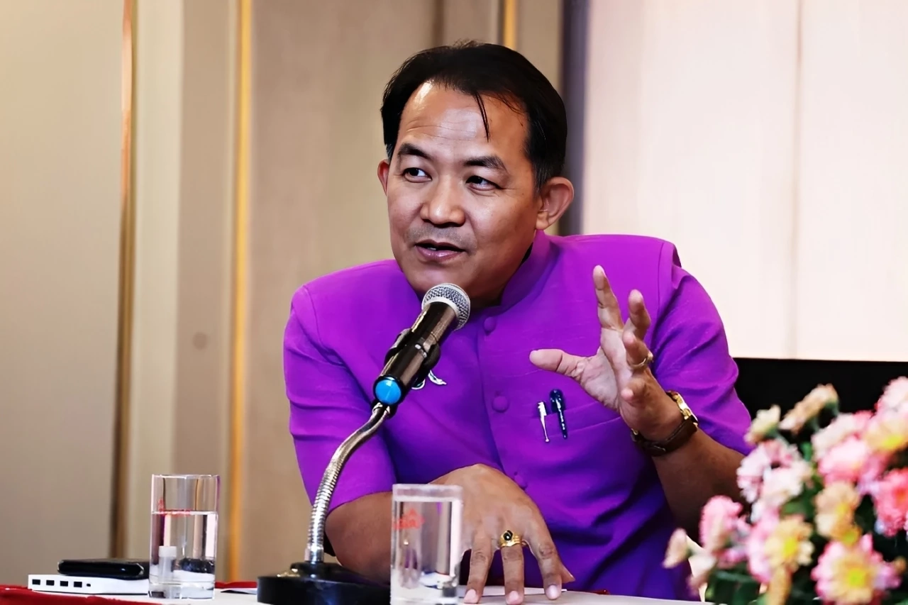 นายศรีสุวรรณ จรรยา