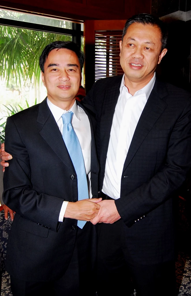 ครูใหญ่เนวิน กินทุกสี! จาก "พรรคอันดับ 3" สู่ผู้นำ "รัฐบาล" เบื้องหลัง "ดีลเหนือเมฆ"