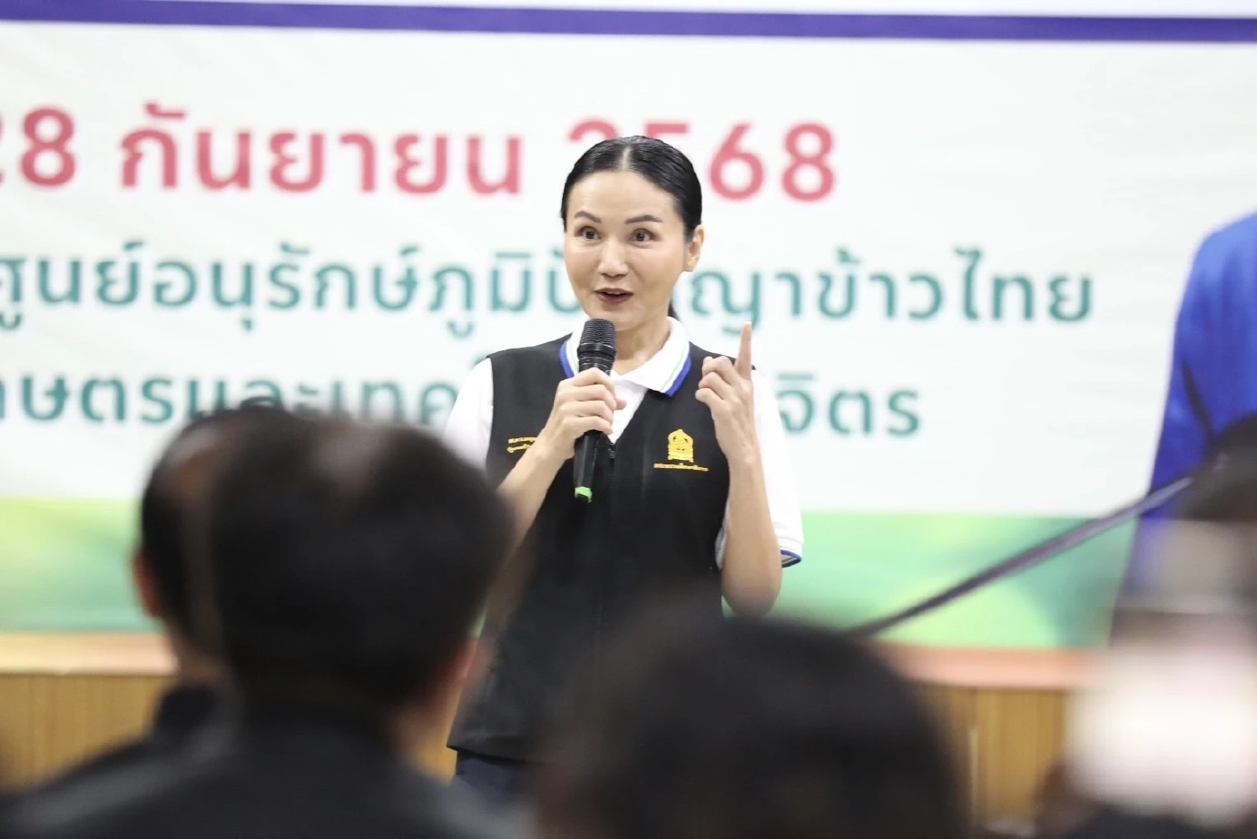 “รมว.นฤมล”นำ ศธ.ลงพื้นที่ จ.พิจิตร ตรวจ รร.ถูกน้ำท่วม ตั้งศูนย์ซ่อม รถ-เครื่องใช้ฟรี