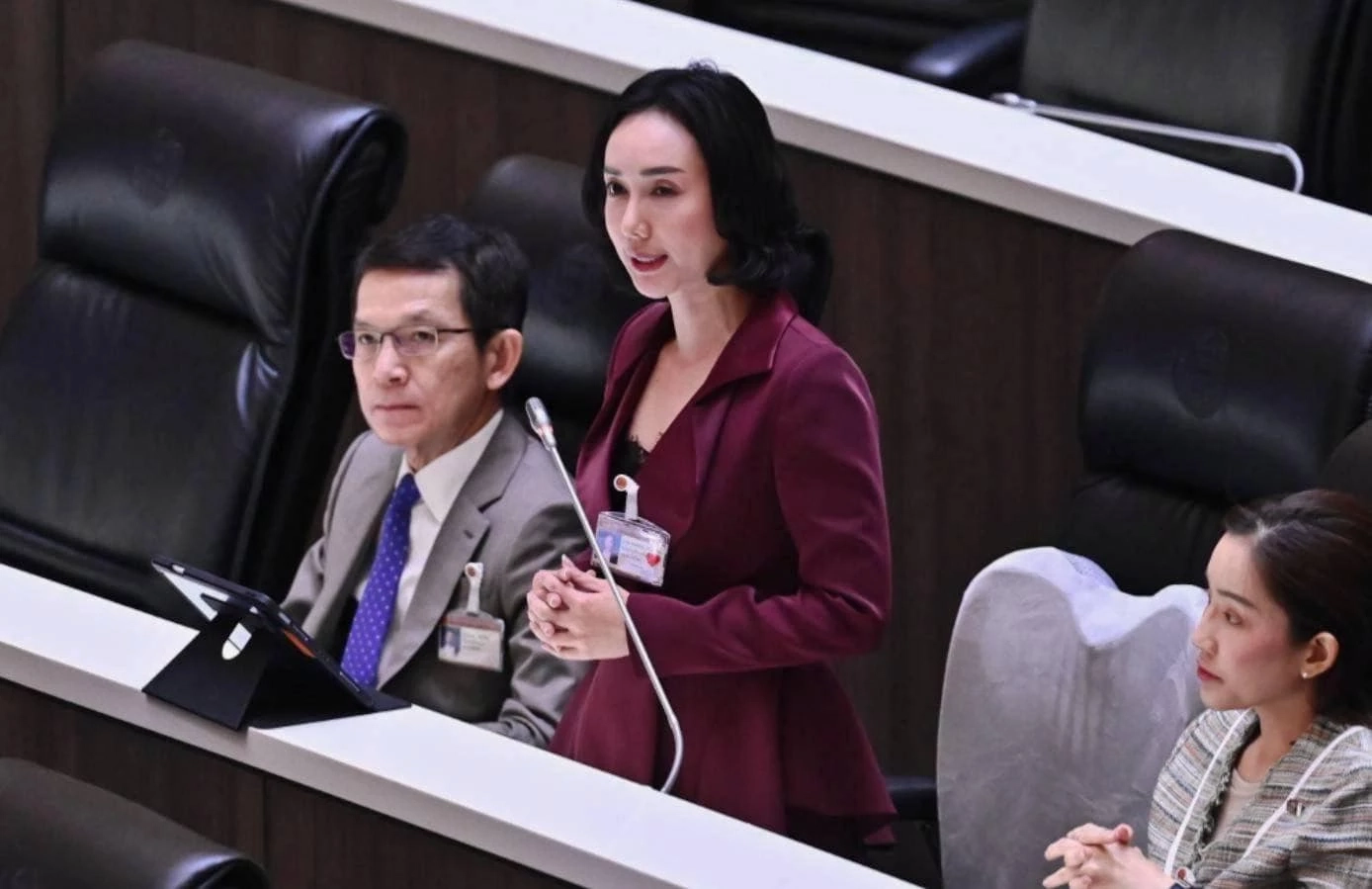 ดร.ลิณธิภรณ์ วริณวัชรโรจน์ รองเลขาธิการพรรคเพื่อไทย