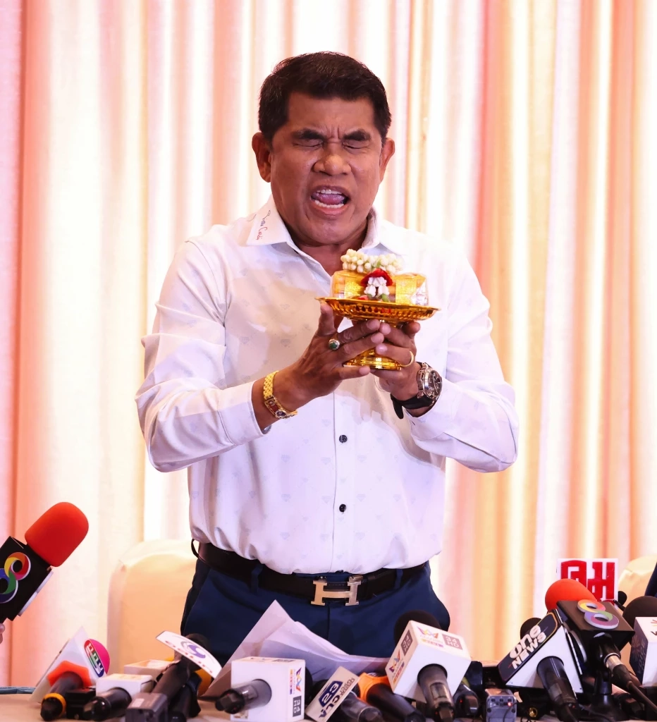 จำคุก "เจ๋ง ดอกจิก" 6 ปี ด้าน "ศรีสุวรรณ" 4 ปี คดี เรียกรับเงิน แลกไม่ร้องเรียน "อธ.กรมข้าว" (มีคลิป)