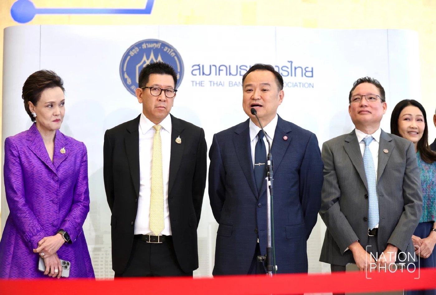 “เอกนิติ” เดินหน้าฟื้น ศก.รวดเร็วยั่งยืน เปรียบ สมาคมธนาคารไทยเป็นน้ำมันหล่อลื่น