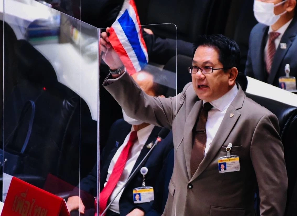 "จิรายุ" ย้ำตรวจคุณสมบัติ ต้องเข้ม หวั่น "รมต.เต้าหู้ยี้" ห้าม 2 มาตรฐาน