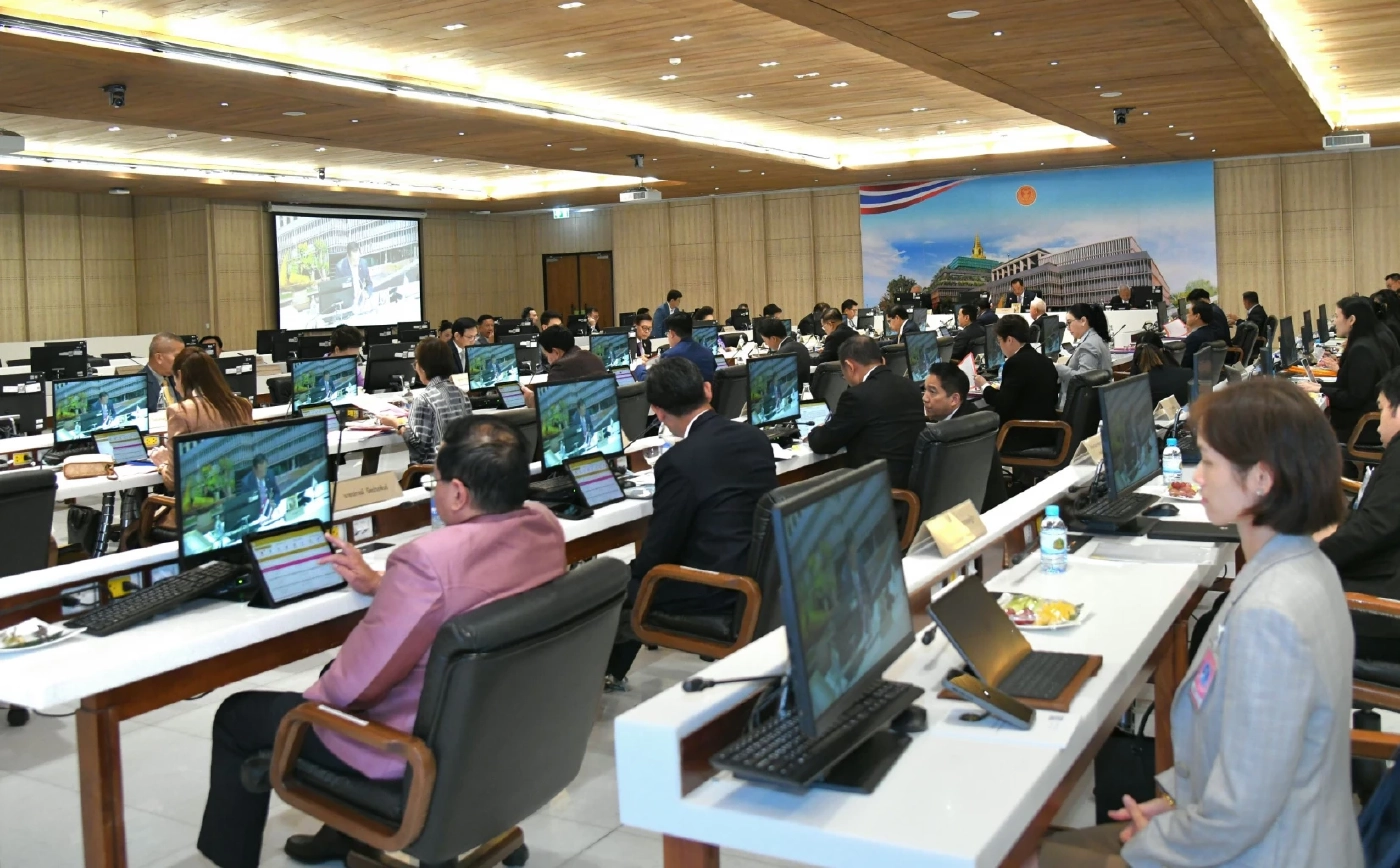  นายกรัฐมนตรี เป็นประธานการประชุมคณะรัฐมนตรี ครั้งที่ 1 ณ ห้องประชุมกรรมาธิการ CB 406 ชั้น 4 อาคารรัฐสภา