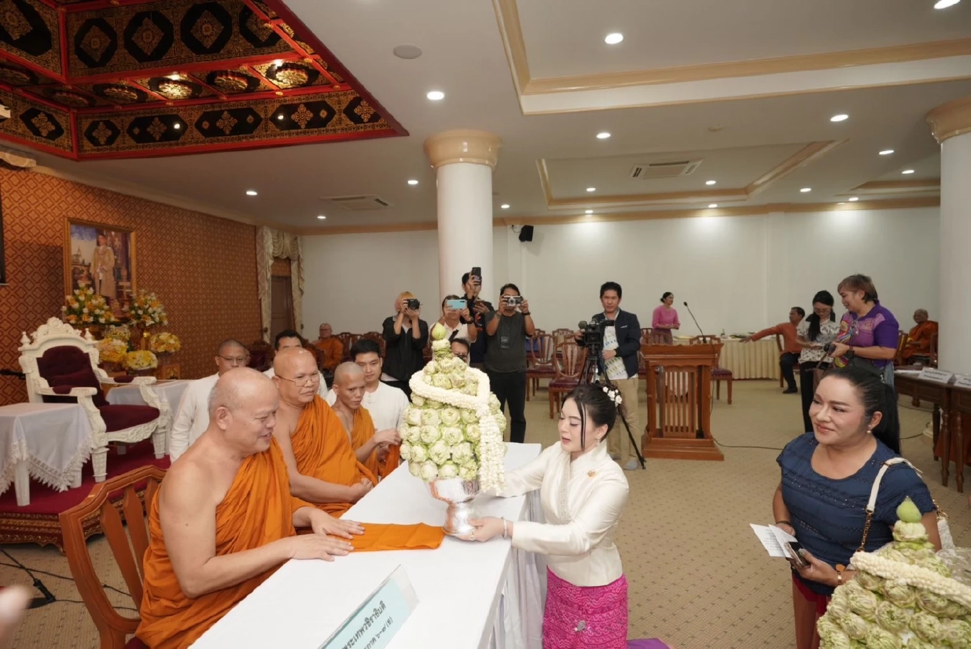 ที่ปรึกษา ปธ.กมธ.ศาสนาฯ ระบุสงฆ์ที่ผิดต้องถูกลงโทษตาม กม.